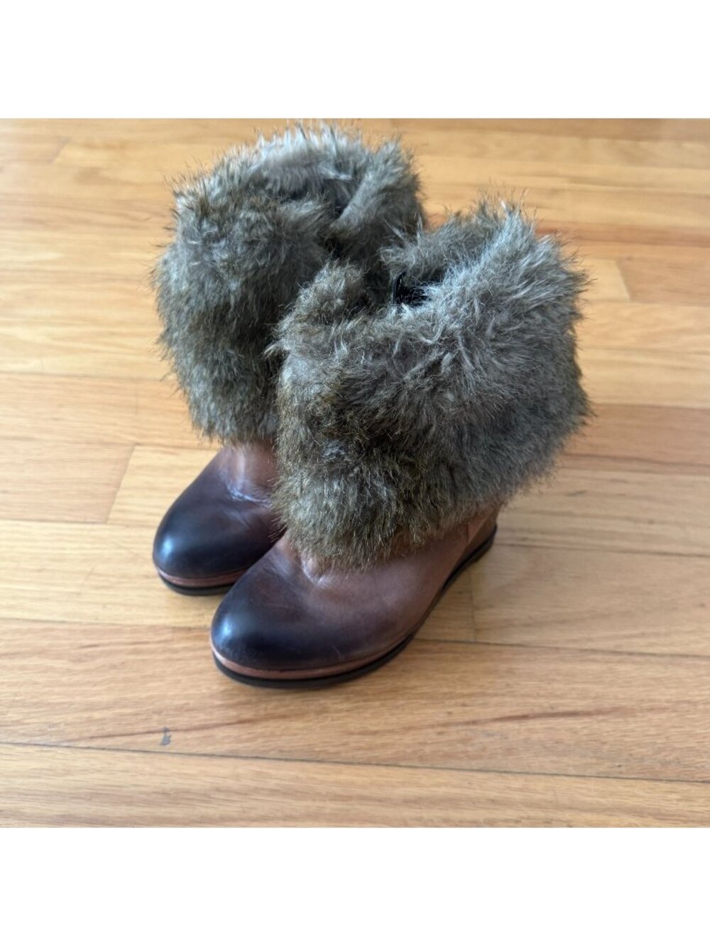 Vince Camuto Women's Size 5.5 Faux Fur Brown Leather Wedge Side Zipper Boots